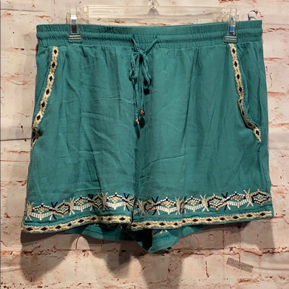Hei Hei shorts M green elastic waistband loose fit
